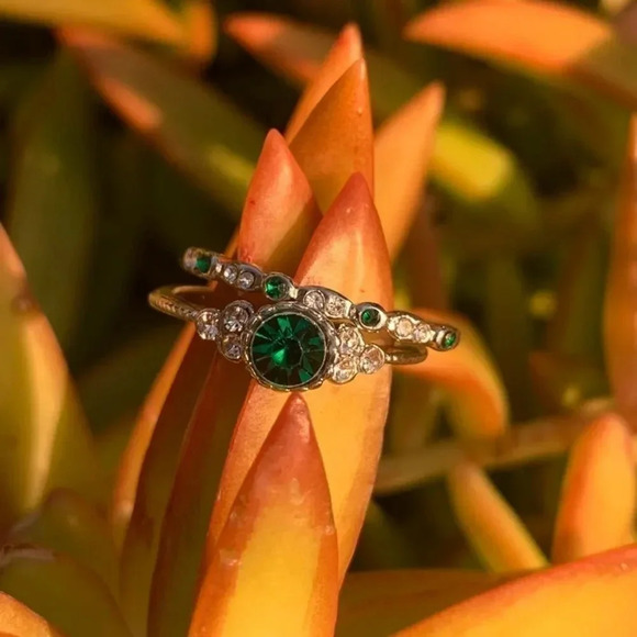 NEW! Dainty “Flora” 18K Green Sapphire Ring Set - Picture 8 of 8